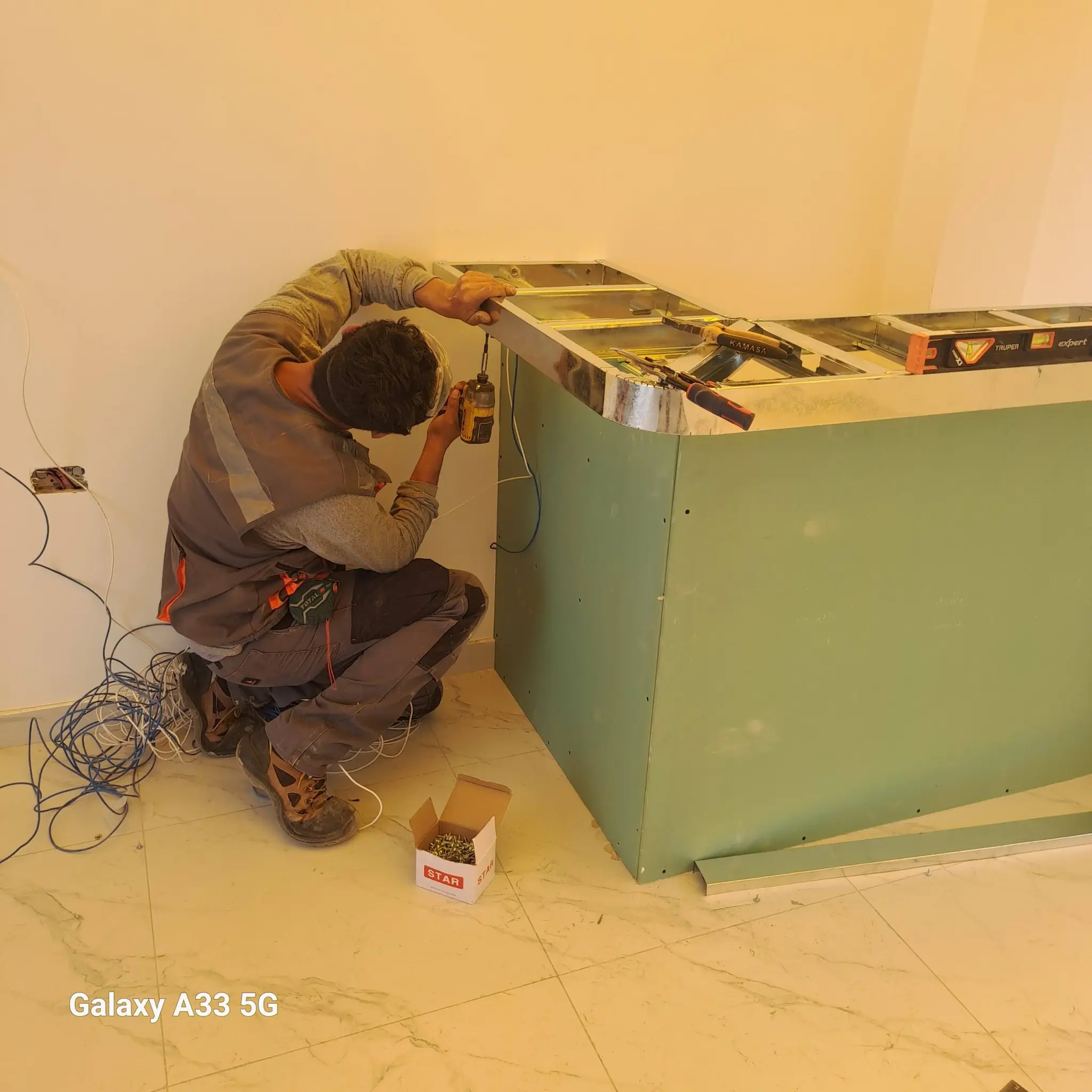 Quiénes somos haciendo mantenimiento en Cancún